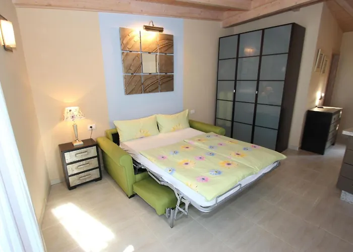 Kleines Mit Terrasse Fuer Zwei Personen By Interhome