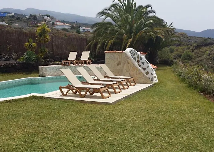 Kleines Mit Terrasse Fuer Zwei Personen By Interhome *