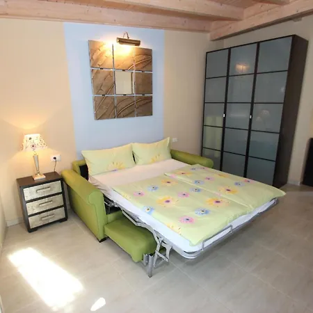 Kleines Mit Terrasse Fuer Zwei Personen By Interhome